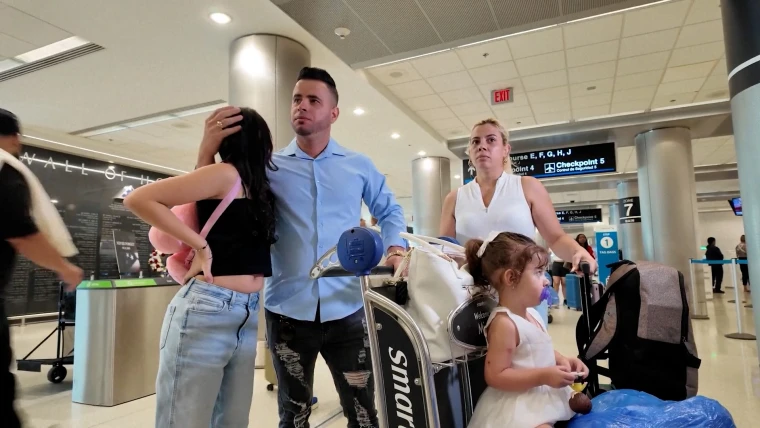 SelfDeports-actn67